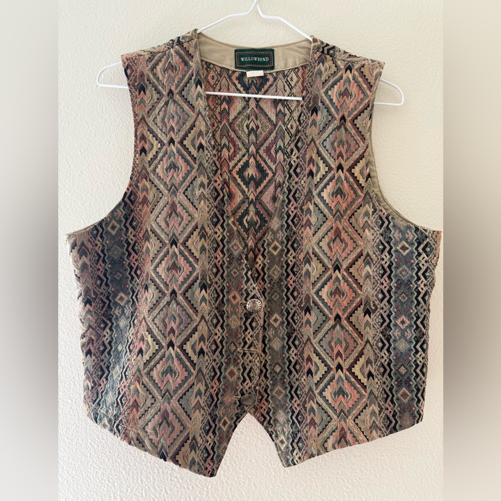 Willow Bend Vintage Multicolor Sleeveless Top with Geometric Design
